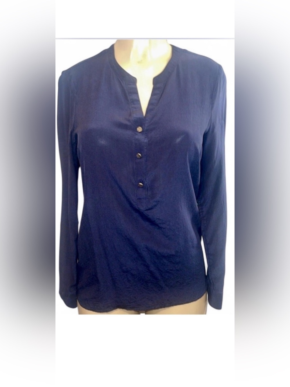 Banana Republic 100% Silk Navy Blue Henley Blouse Long Sleeve Top Size Small - Picture 2 of 8